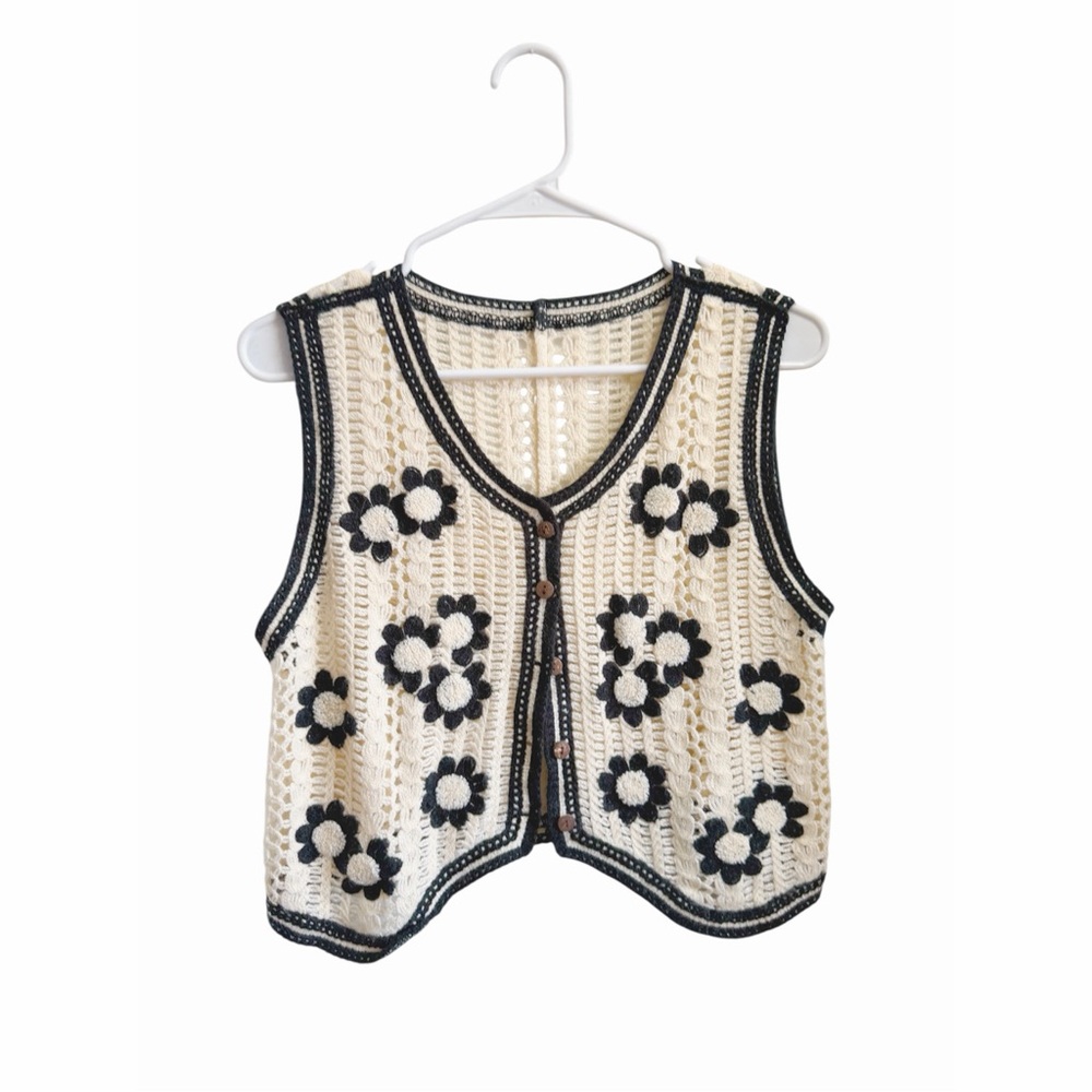 Floral Crochet Sleeveless Top - Black & Cream